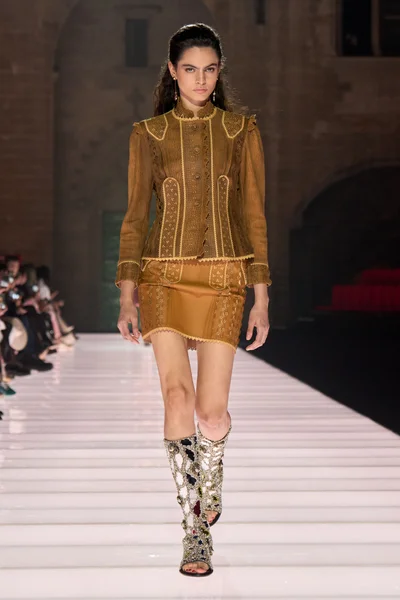 Look 34